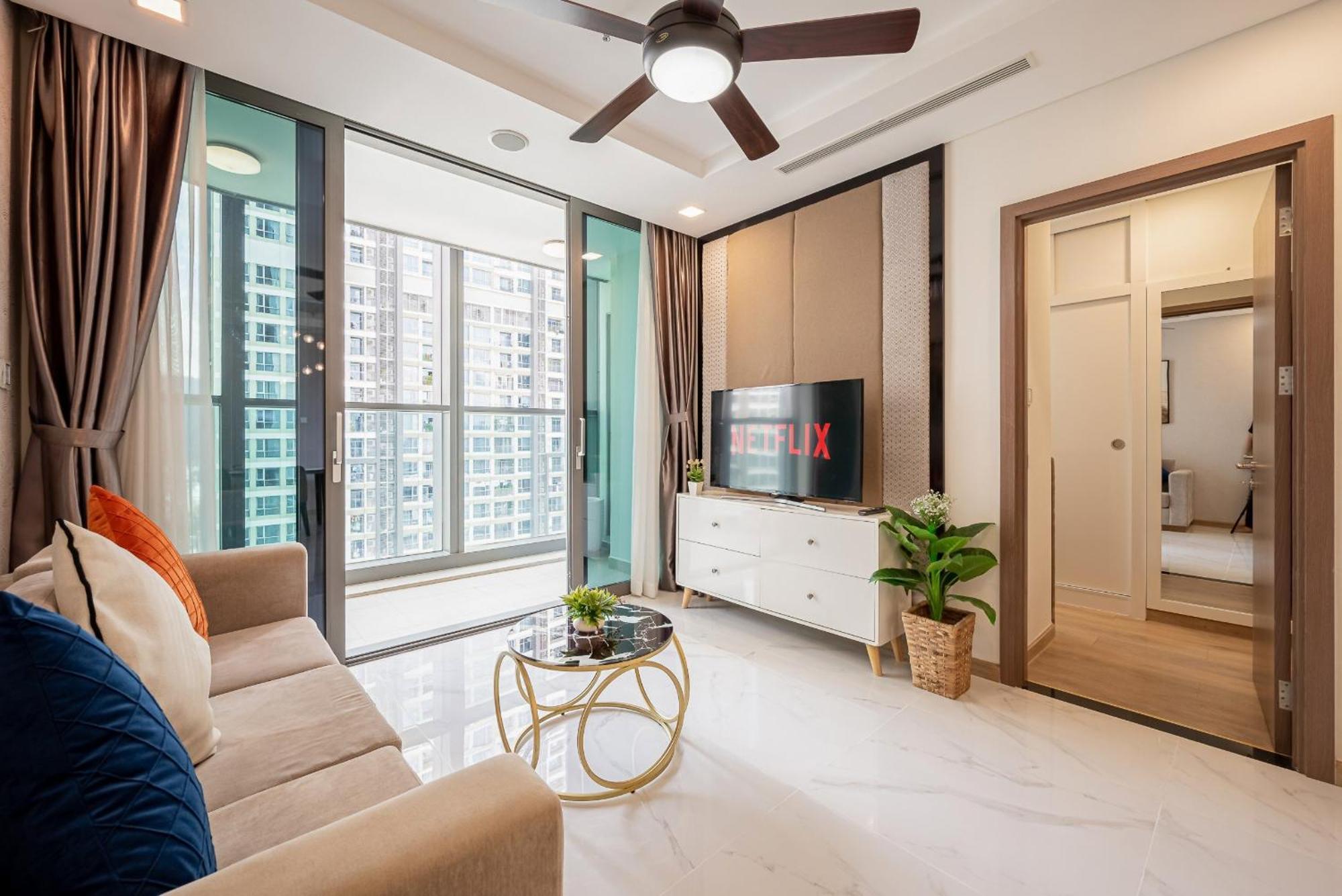 Urban Heights Rentals Landmark 81 Ho Chi Minh City Exterior photo